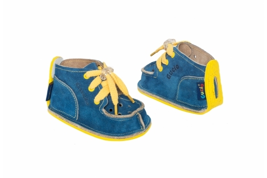 Niebieskie obuwie dziecięce Gucio I Ergono (perforacja)