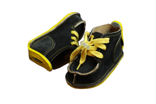 Czarne buty dziecięce Gucio (pełne)